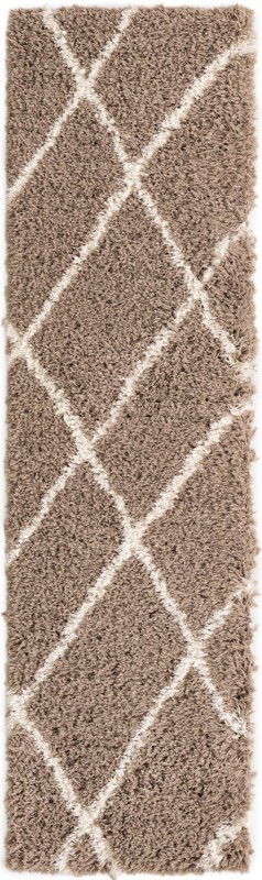 2' 7 x 10' Rockingham · Diamond lattice shag rug, khaki and ivory