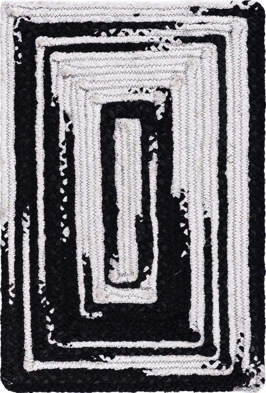 2' x 3' 1 Garland · Geometric Chindi Rug