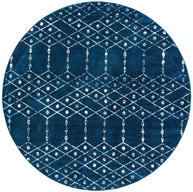 7' 10 x 7' 10 Newcomb · Diamond rug