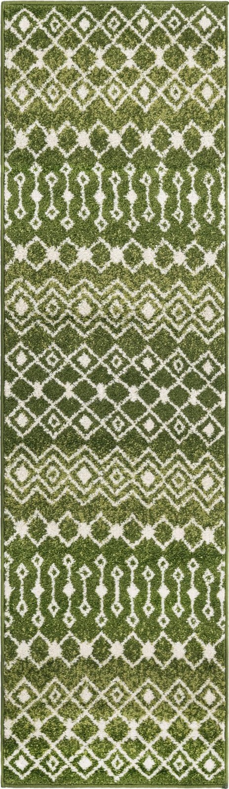 2' x 7' Boswell · Chevron rug, green