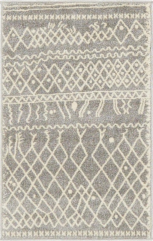 2' x 3' Grantley · Diamond rug