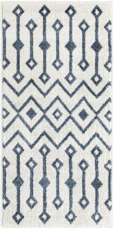 2' x 4' Eugene · Chevron rug, coastalwhite
