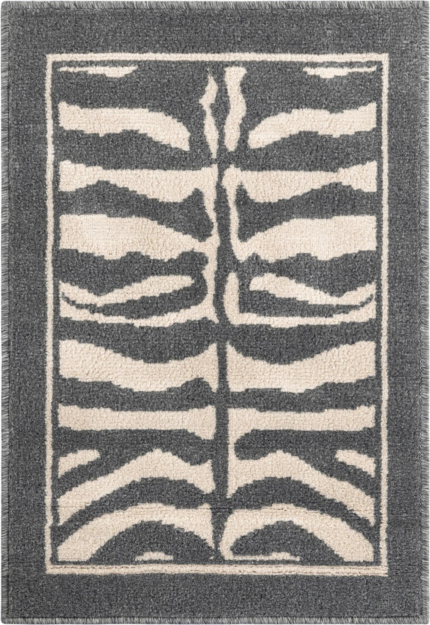 2' x 3' Oldfield · Border rug, gray and ivory