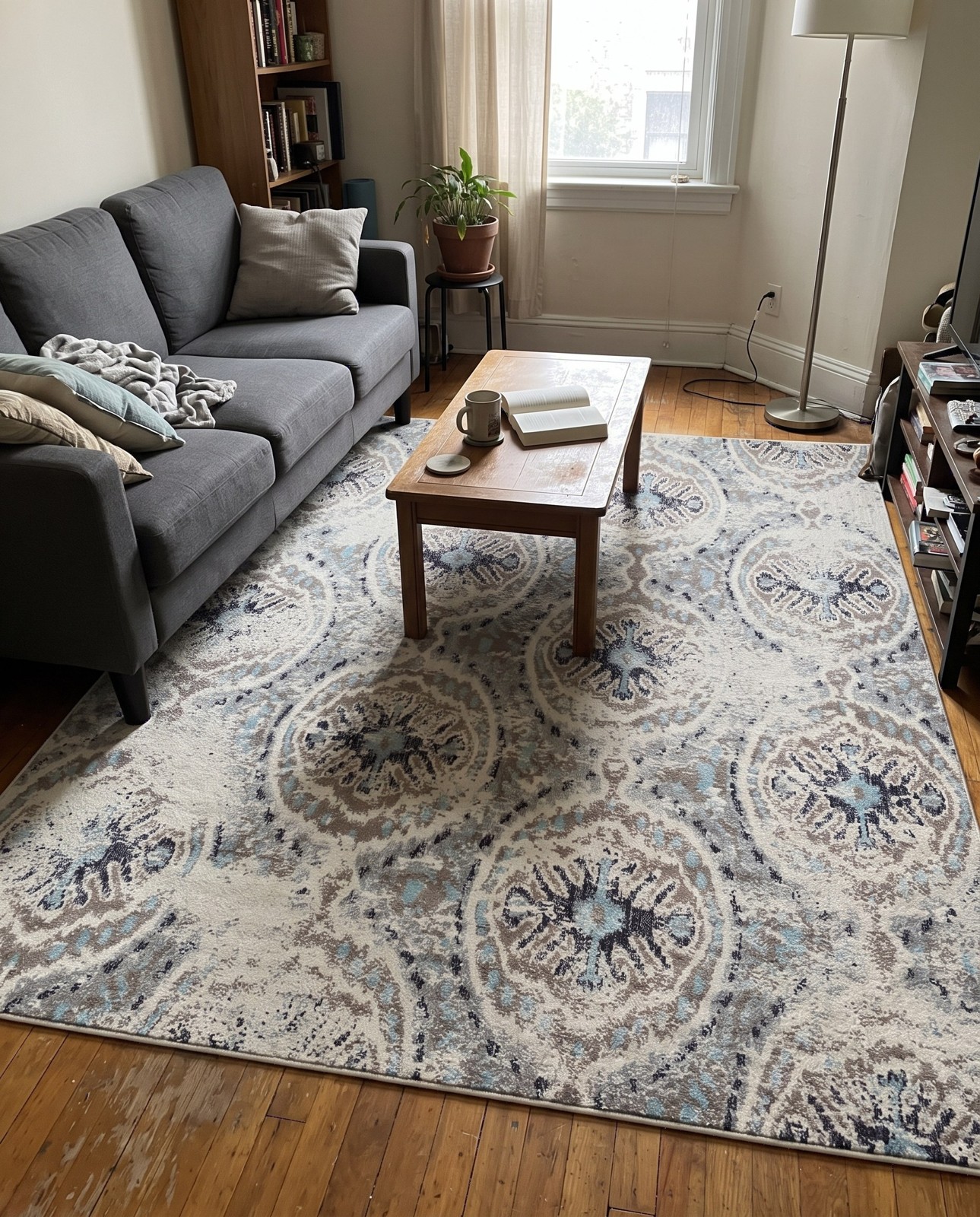9' x 12' 2 Tisdale · Medallion rug, ivory and blue