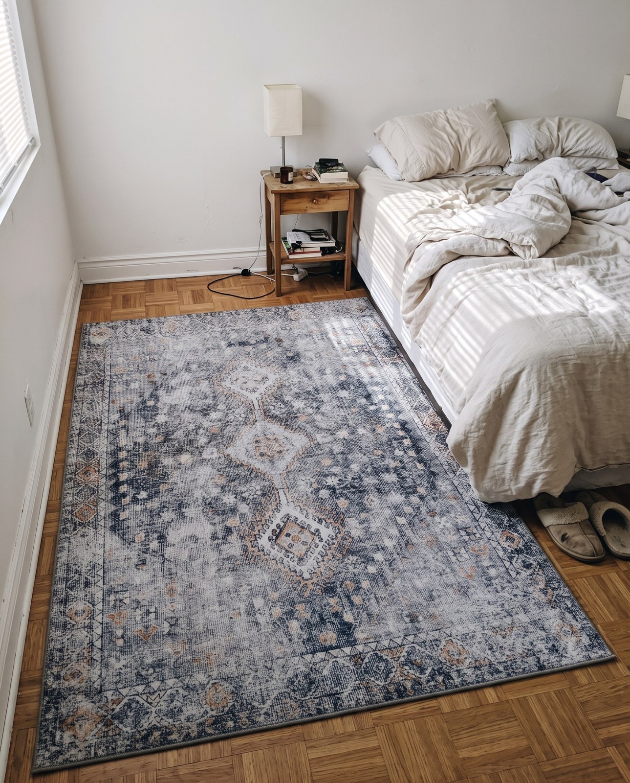 Detail image of 4' x 6' Hodges · Distressed medallion rug, gray and black