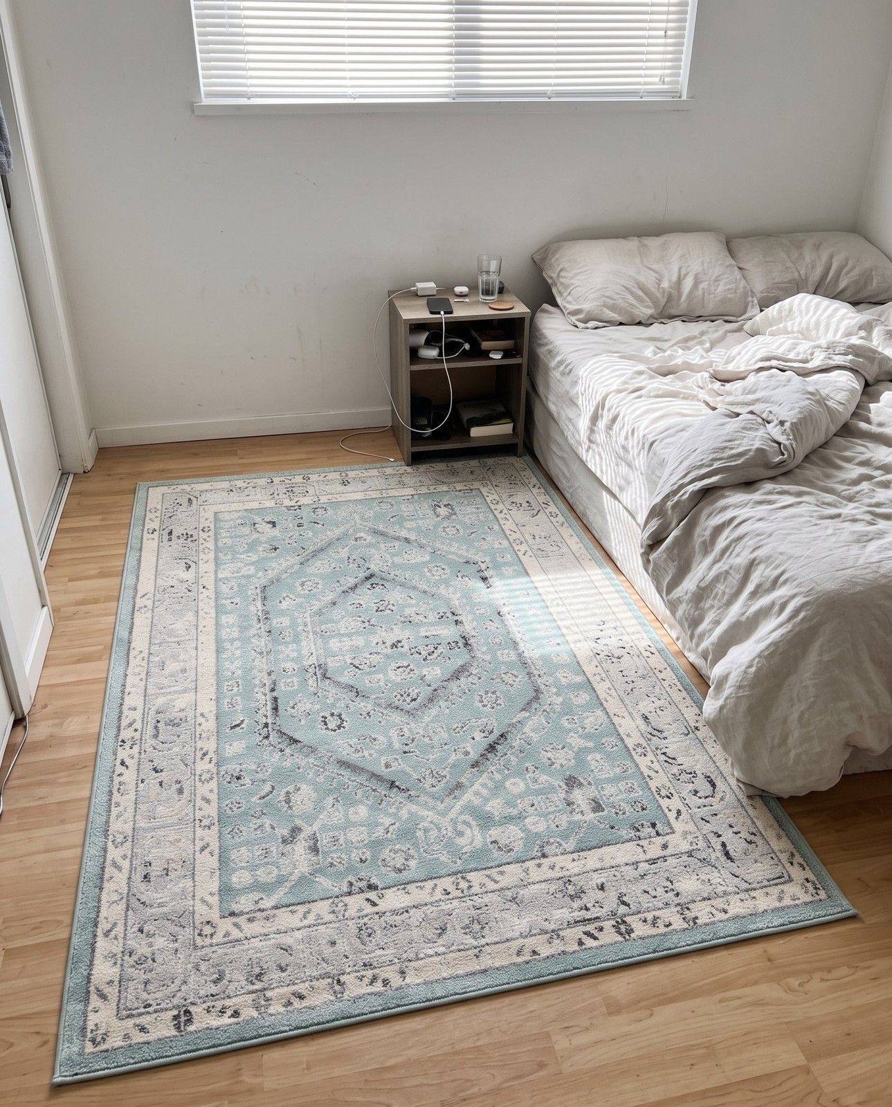 9' x 12' Broadhurst · Border rug, aqua