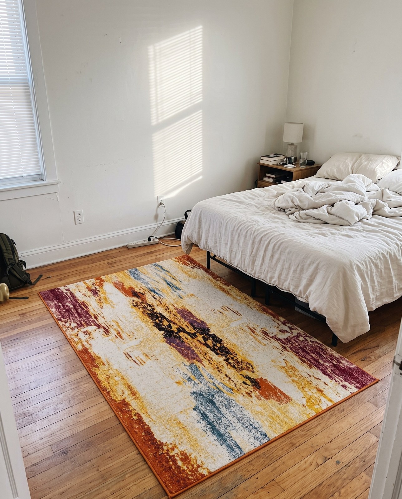 Detail image of 5' x 8' Blakemore · Abstract rug