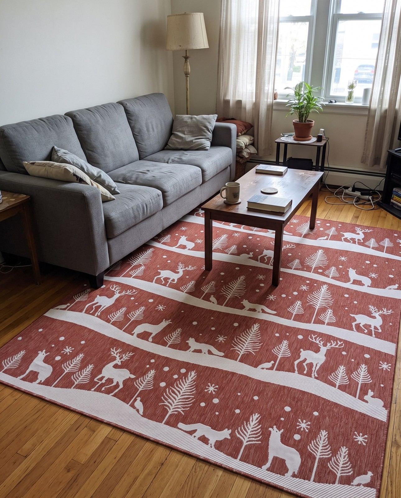 7' 10 x 10' Cashel · Winter woodland Outdoor Rug, red and ivory