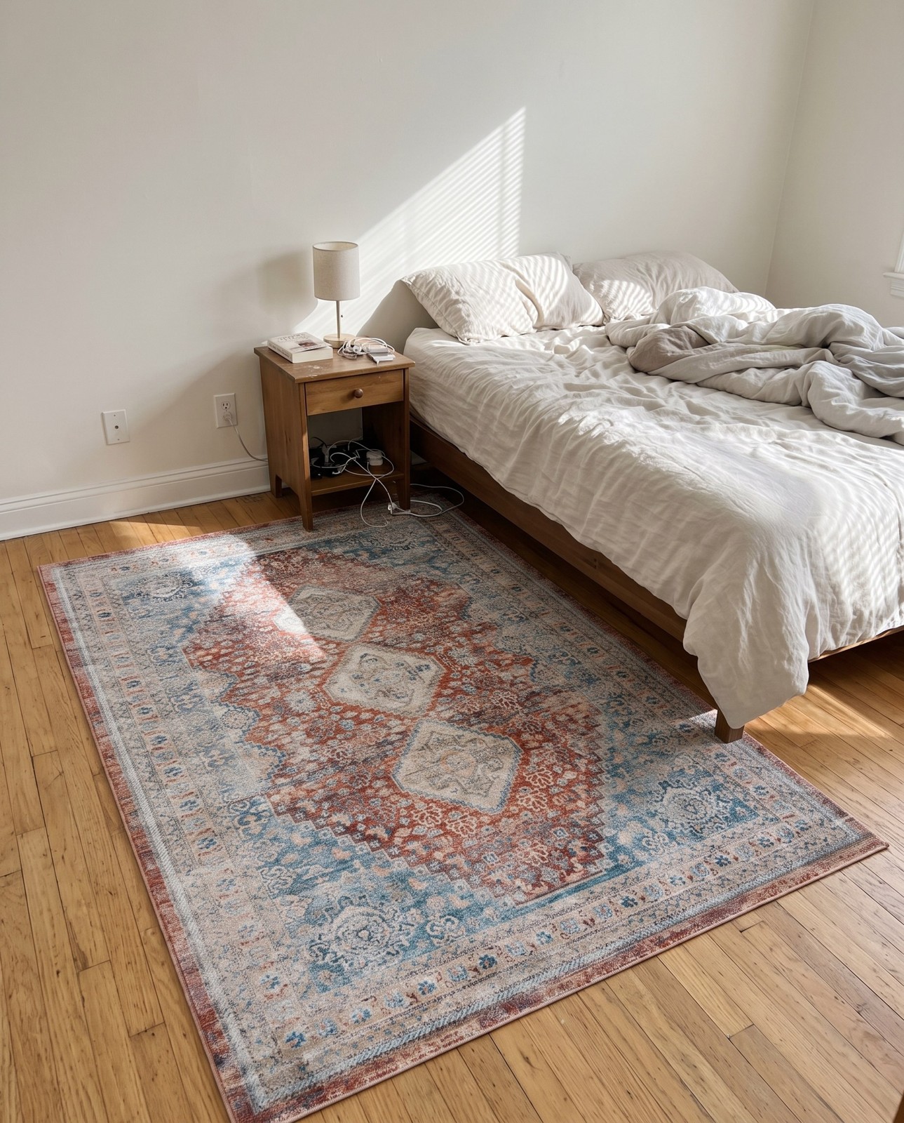 2' x 3' Greenbriar · Border rug, red
