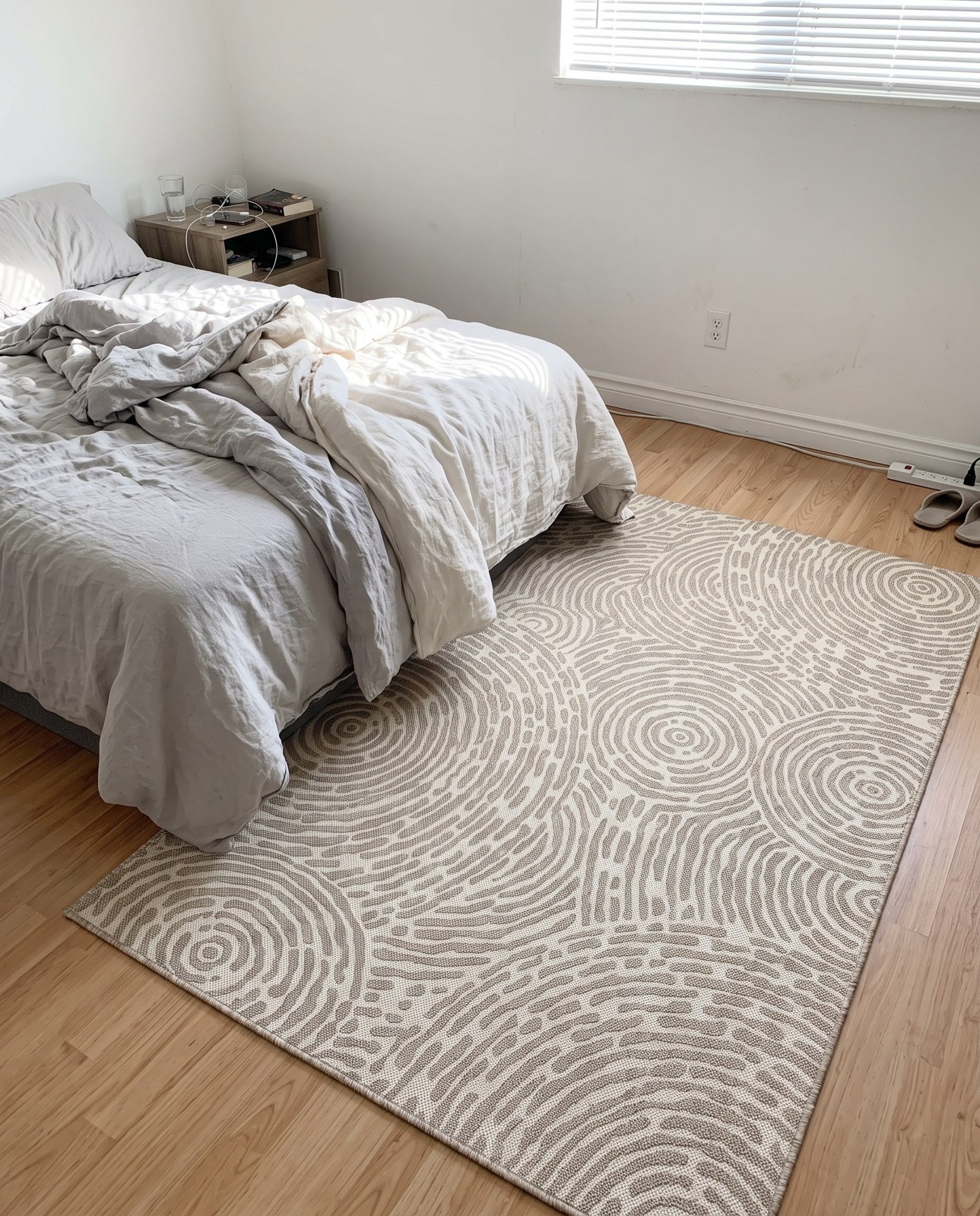 4' x 6' Grafton · Swirling lines Outdoor Rug, gray and ivory
