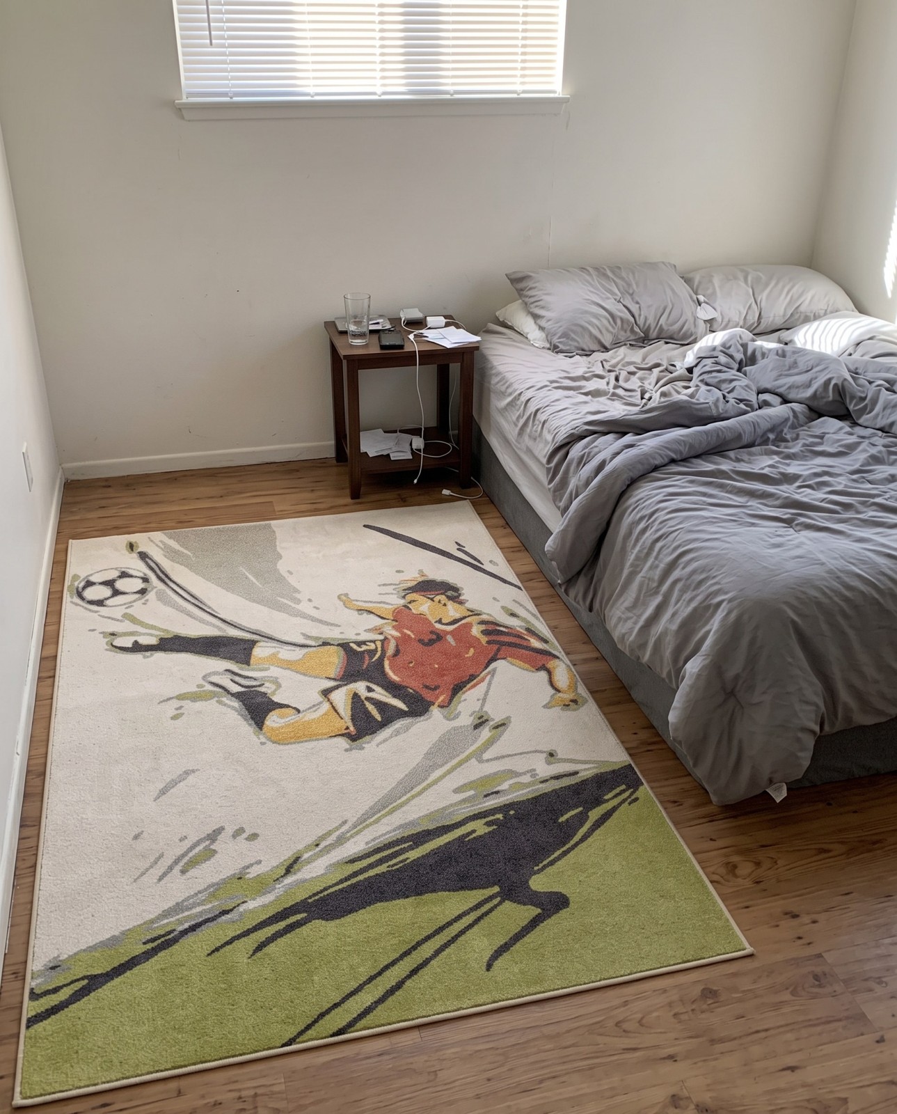 Detail image of 2' 2 x 3' Tierney · Pictoral rug, gray
