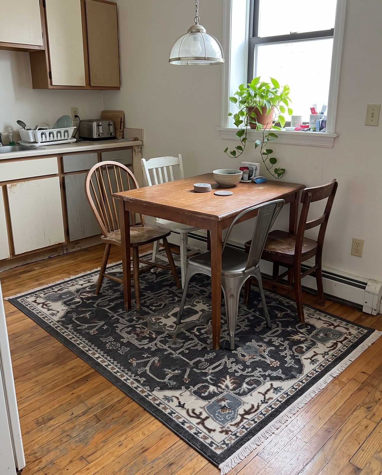 5' x 7' 7 Colter · Medallion rug, gray, blue and beige
