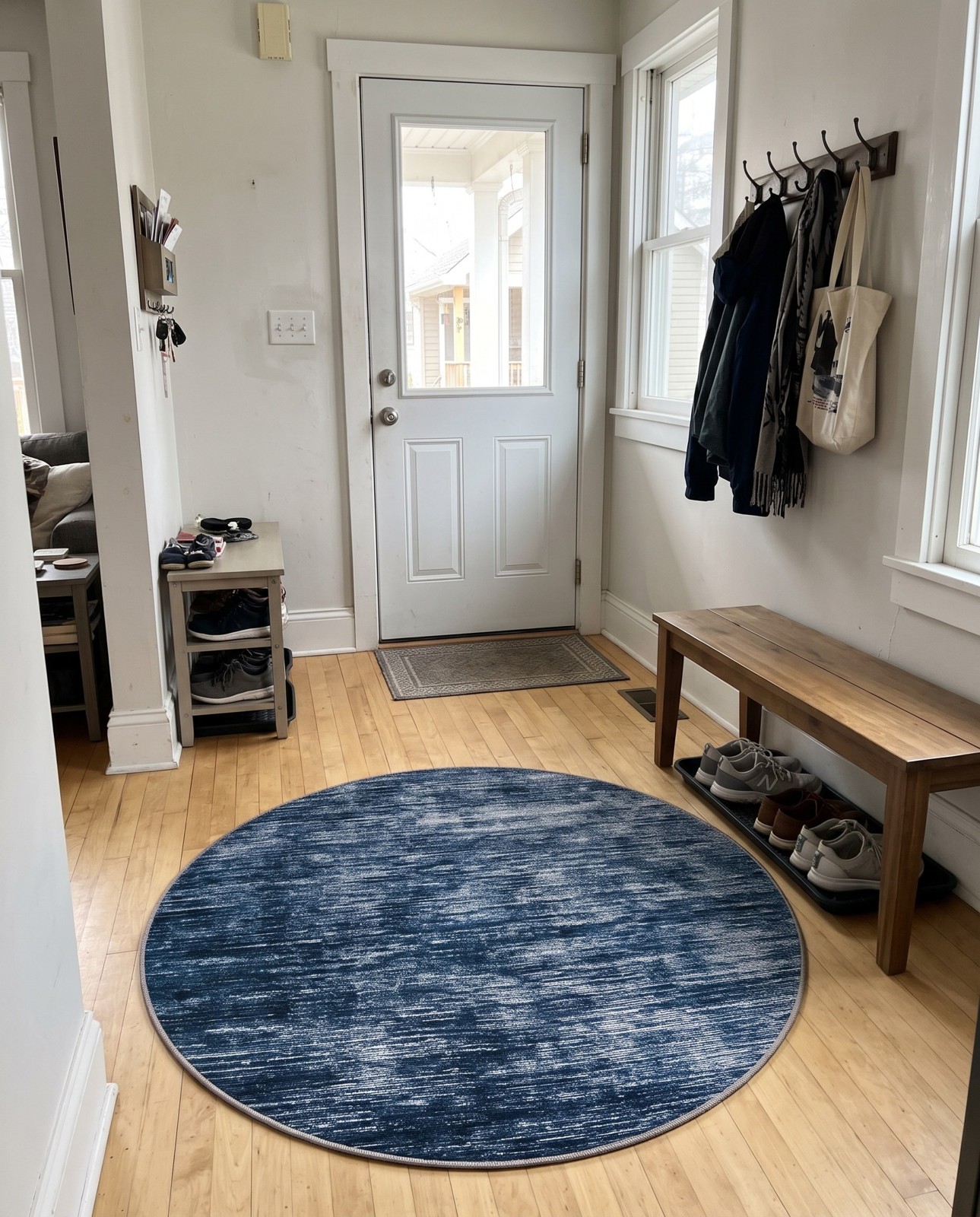 Detail image of 3' 6 x 3' 6 Prewitt · Abstract rug, blue