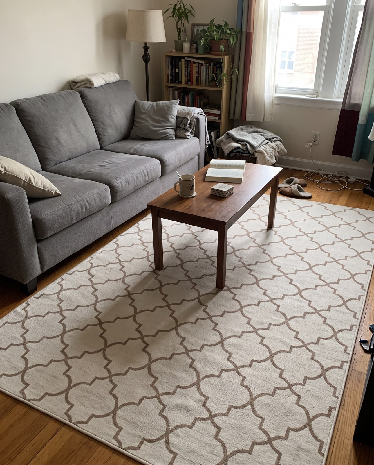 Detail image of 2' x 3' Dallimore · Geometric rug