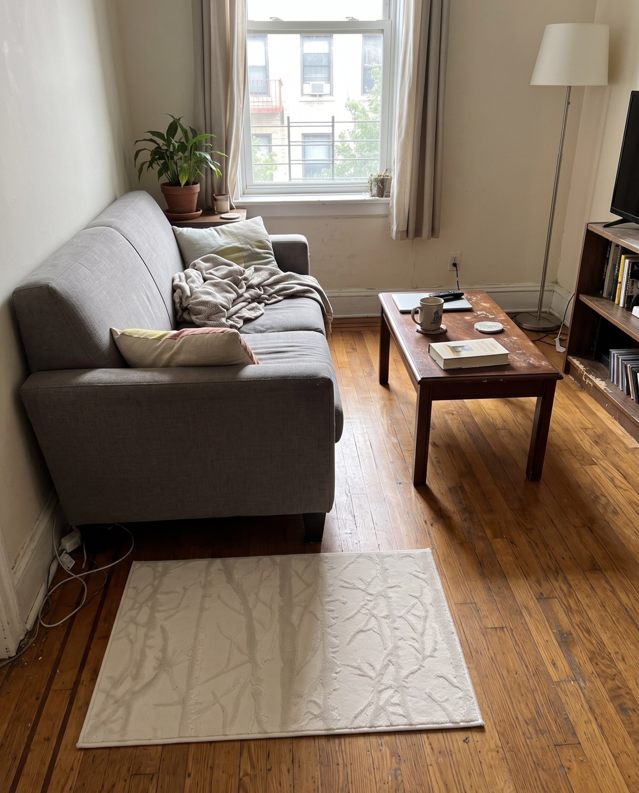2' x 3' Zane · Floral / botanical rug, ivory