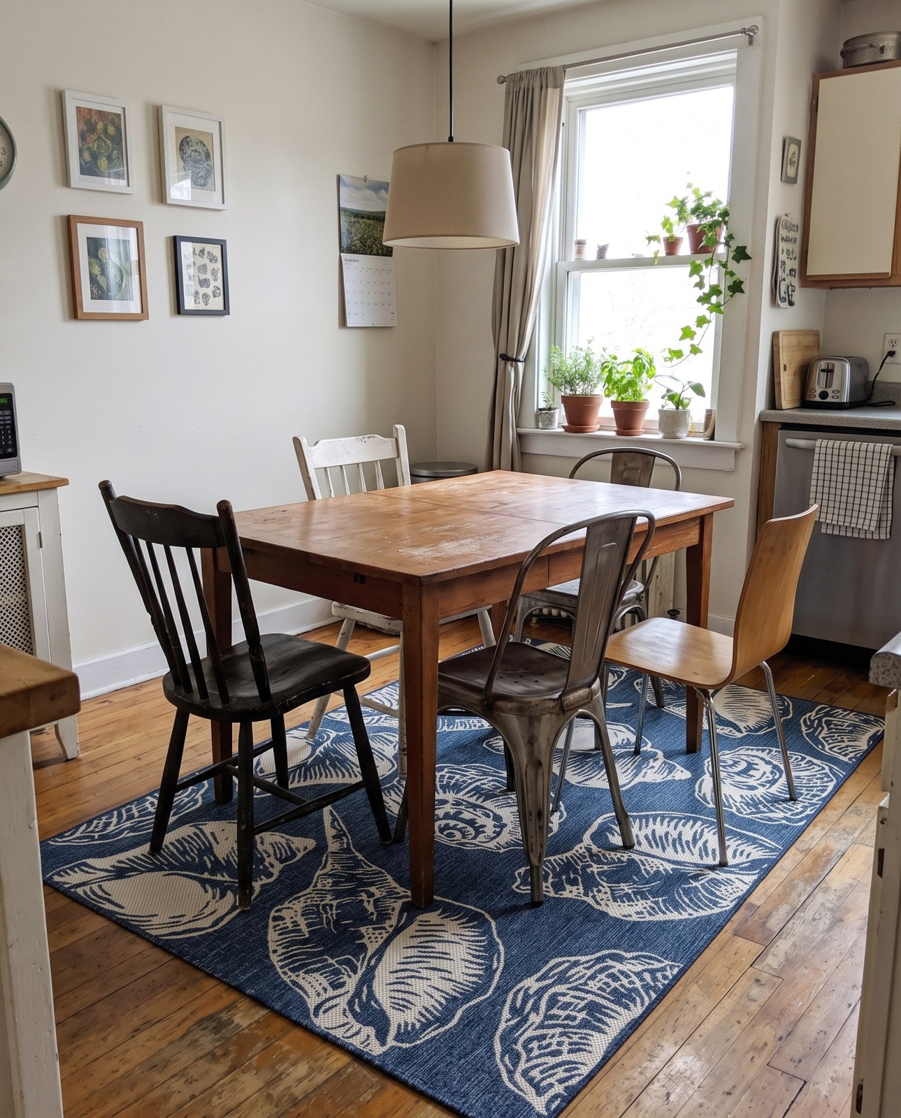 4' x 6' Arcata · Pictoral Outdoor Rug, navy blue and ivory