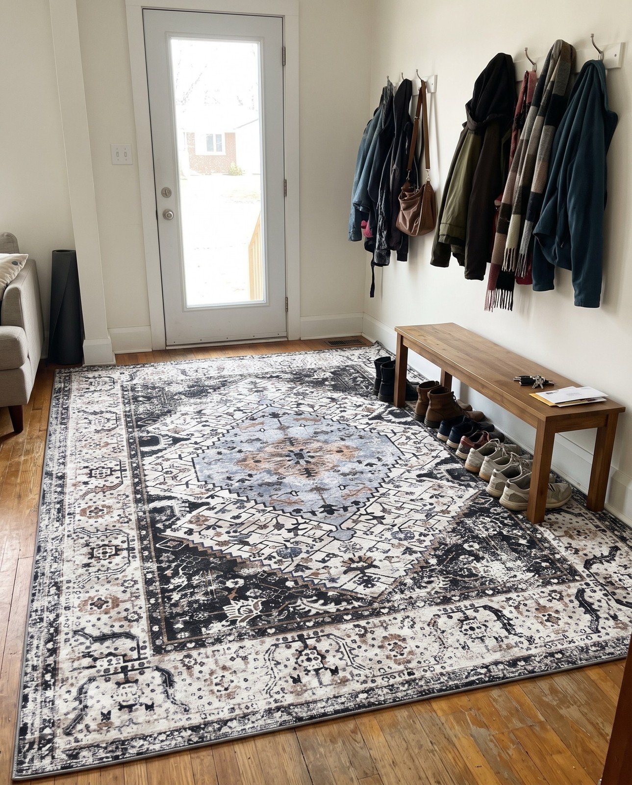 Detail image of 9' x 12' Tatlock · Border rug, ivory almond