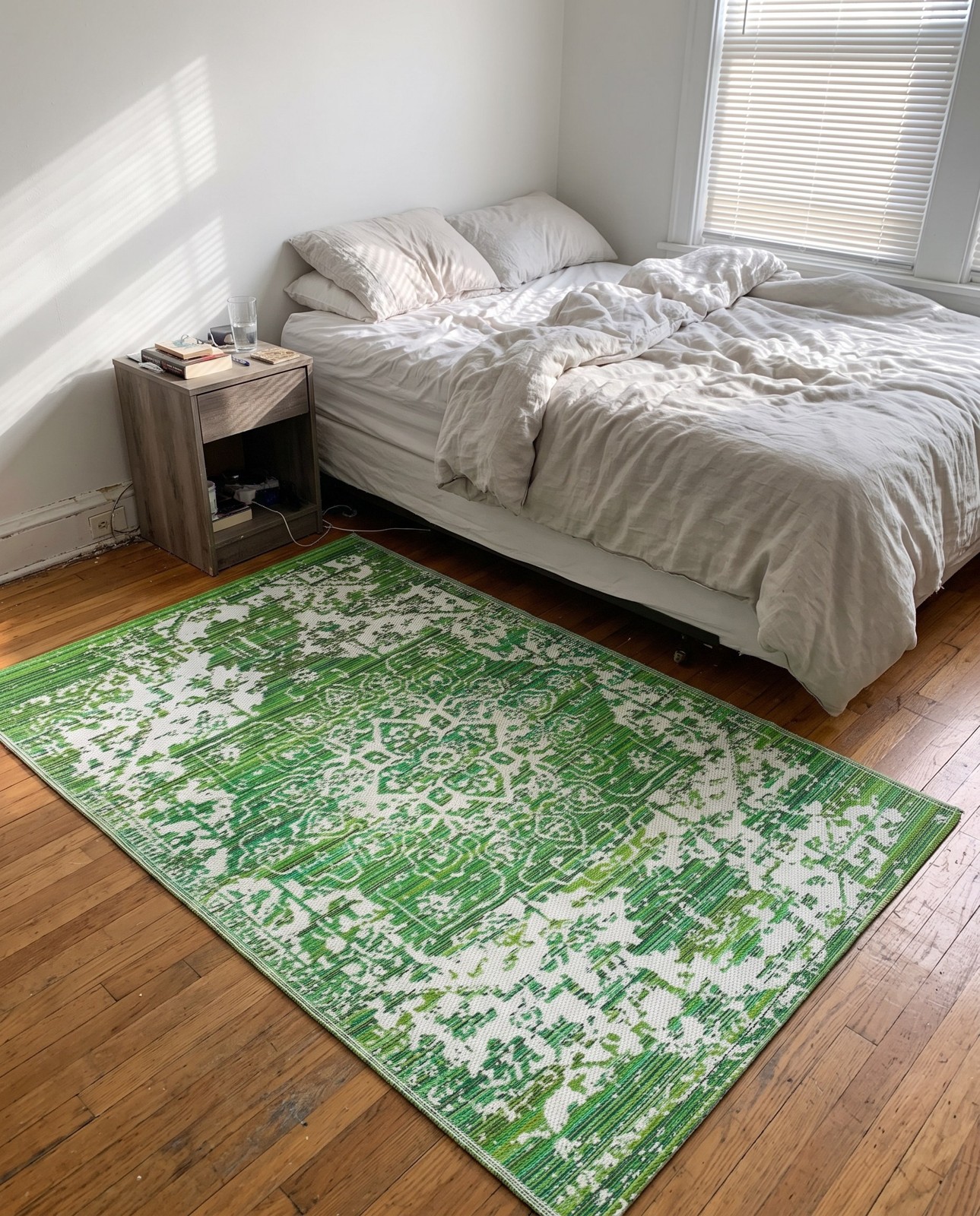 4' x 6' Millet · Medallion Outdoor Rug, green and ivory