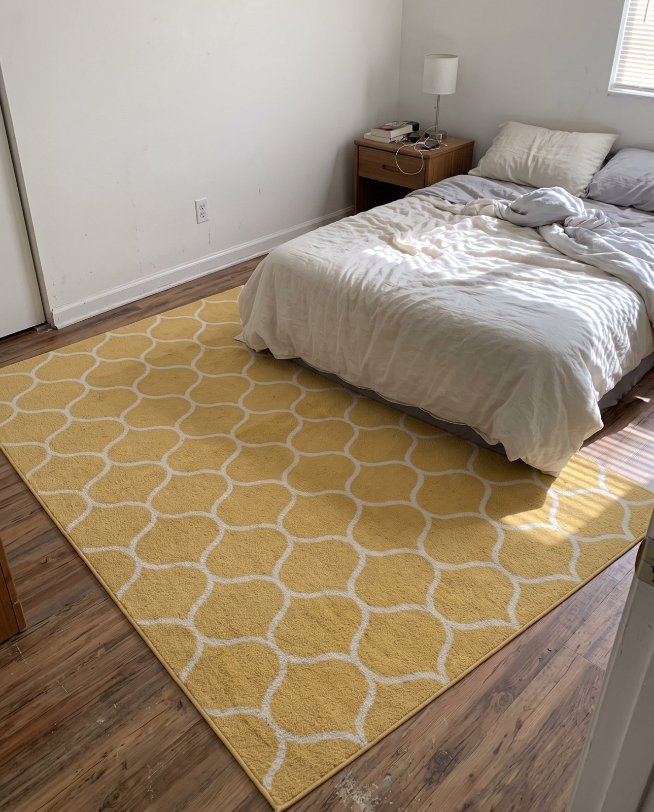 Detail image of 7' 10 x 11' Ingram · Lattice rug