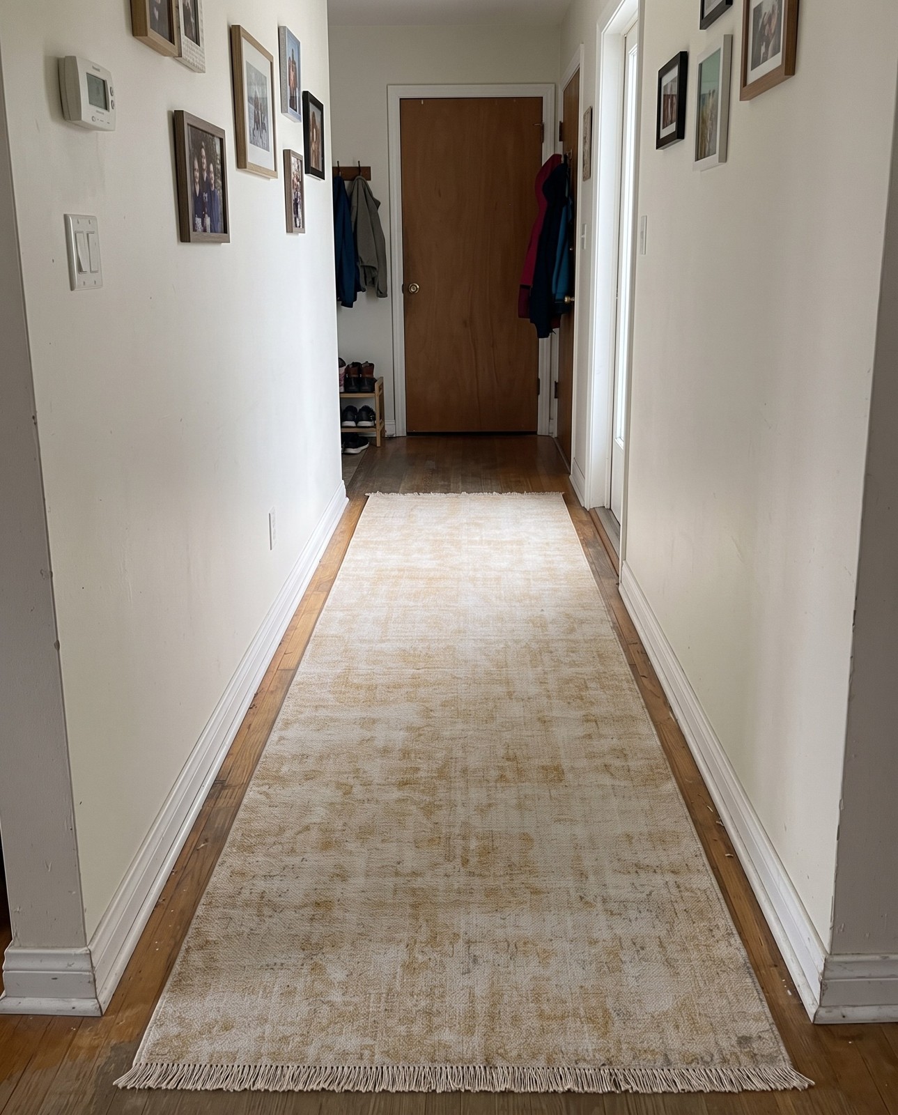 2' x 3' 1 Blackwell · Abstract rug, ivory and beige