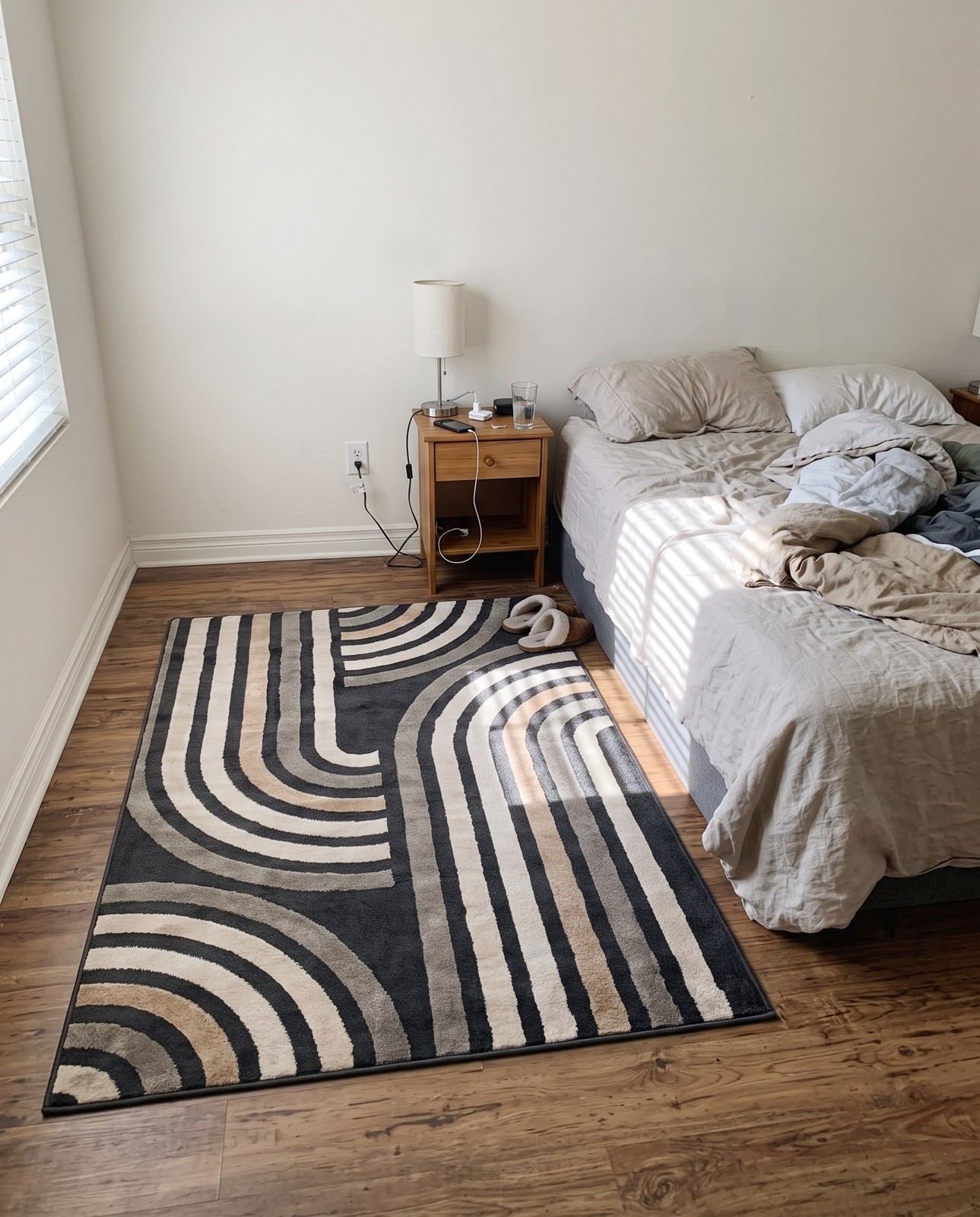 Detail image of 3' x 5' 3 Parkes · Geometric arch rug, charcoal and beige