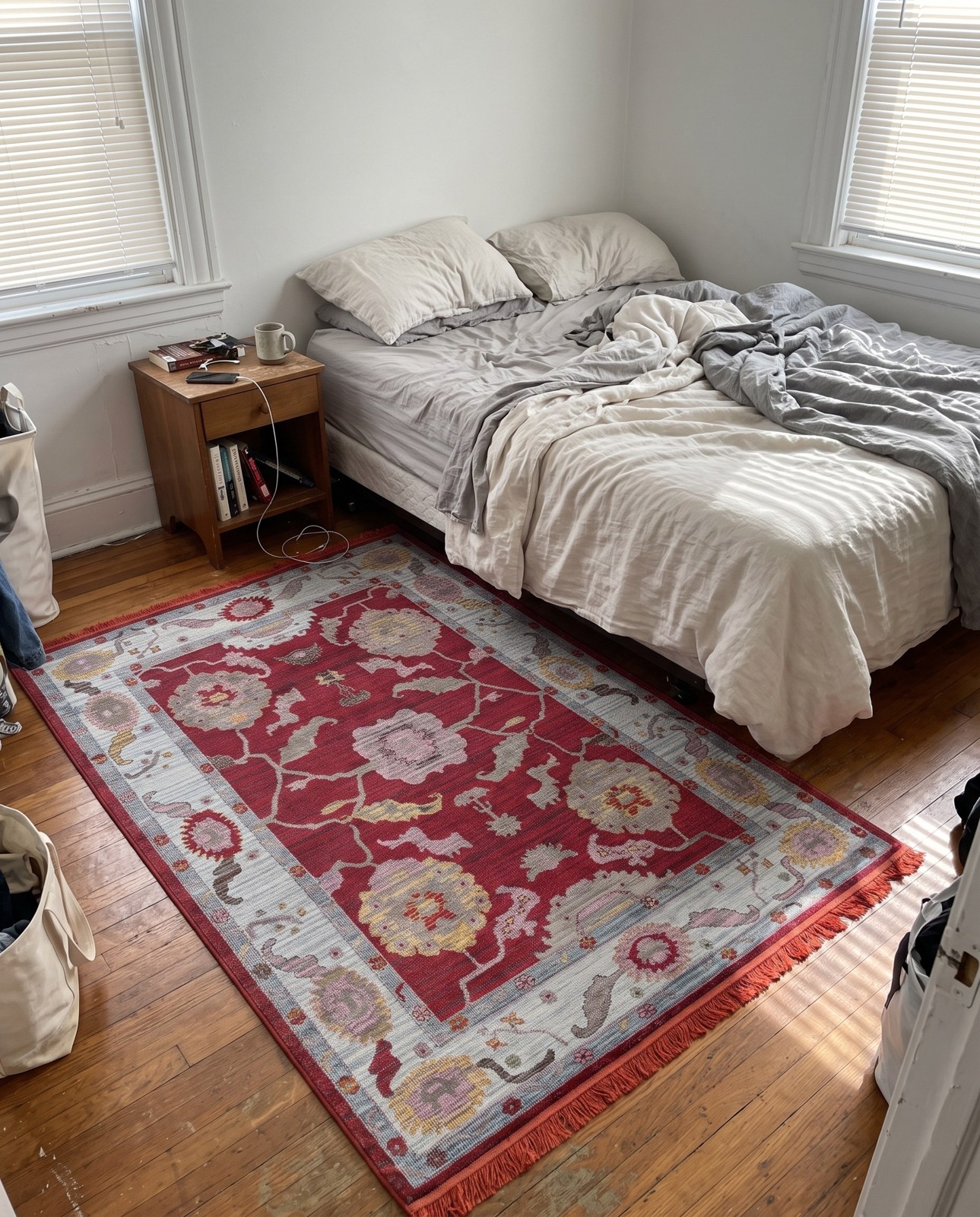 4' 3 x 6' Pope · Border rug, red