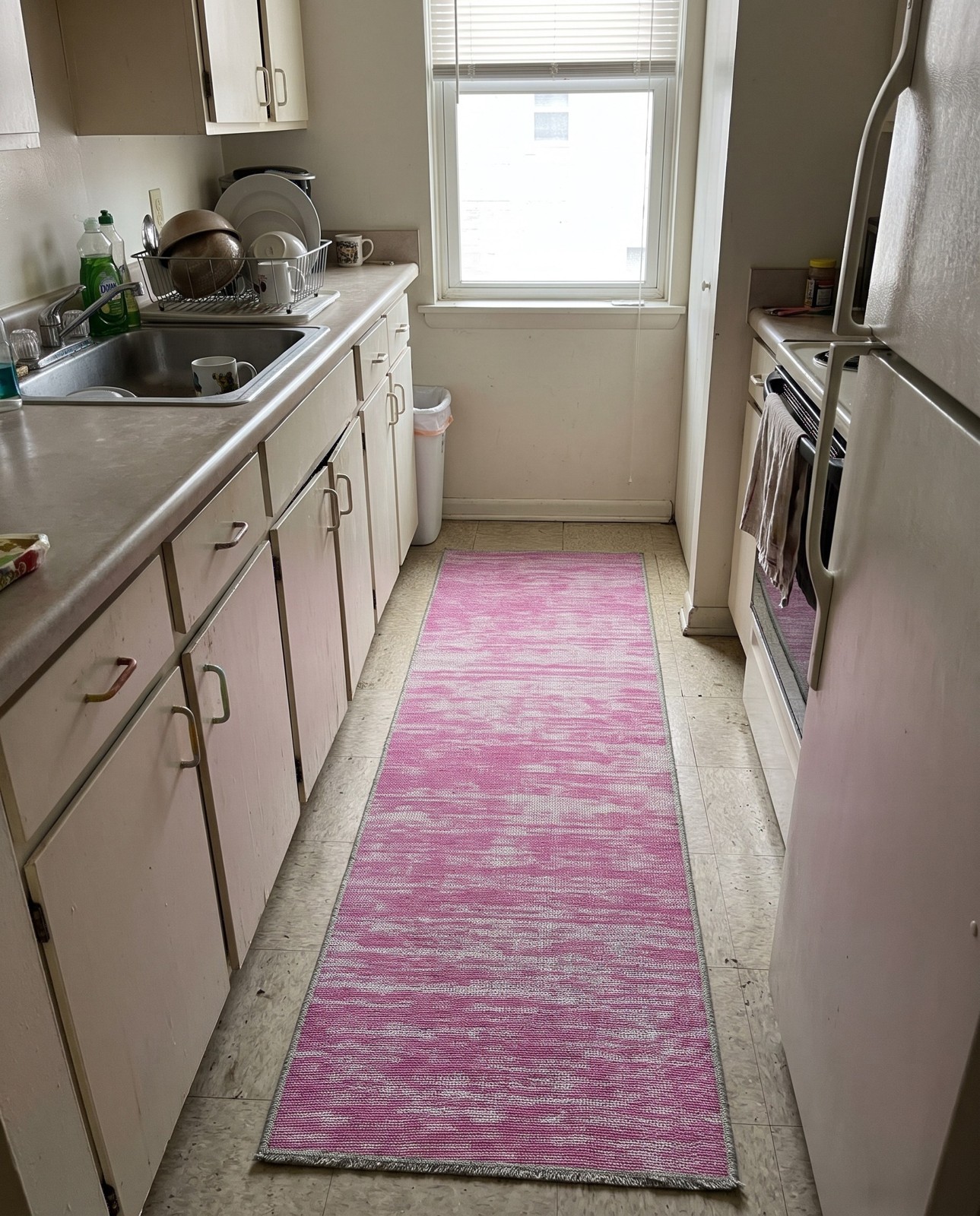 2' 6 x 16' Prewitt · Striped rug, pink