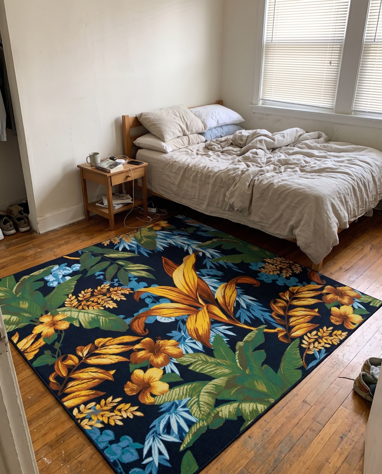 7' 10 x 7' 10 Lomax · Tropical leaves Outdoor Rug, navy and gold