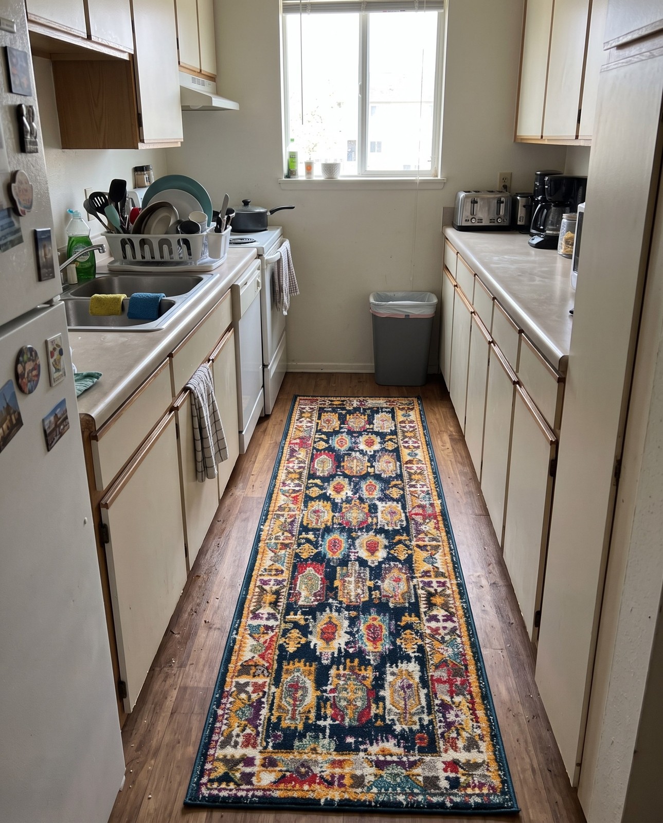 2' x 3' Cullen · Border rug, navy blue