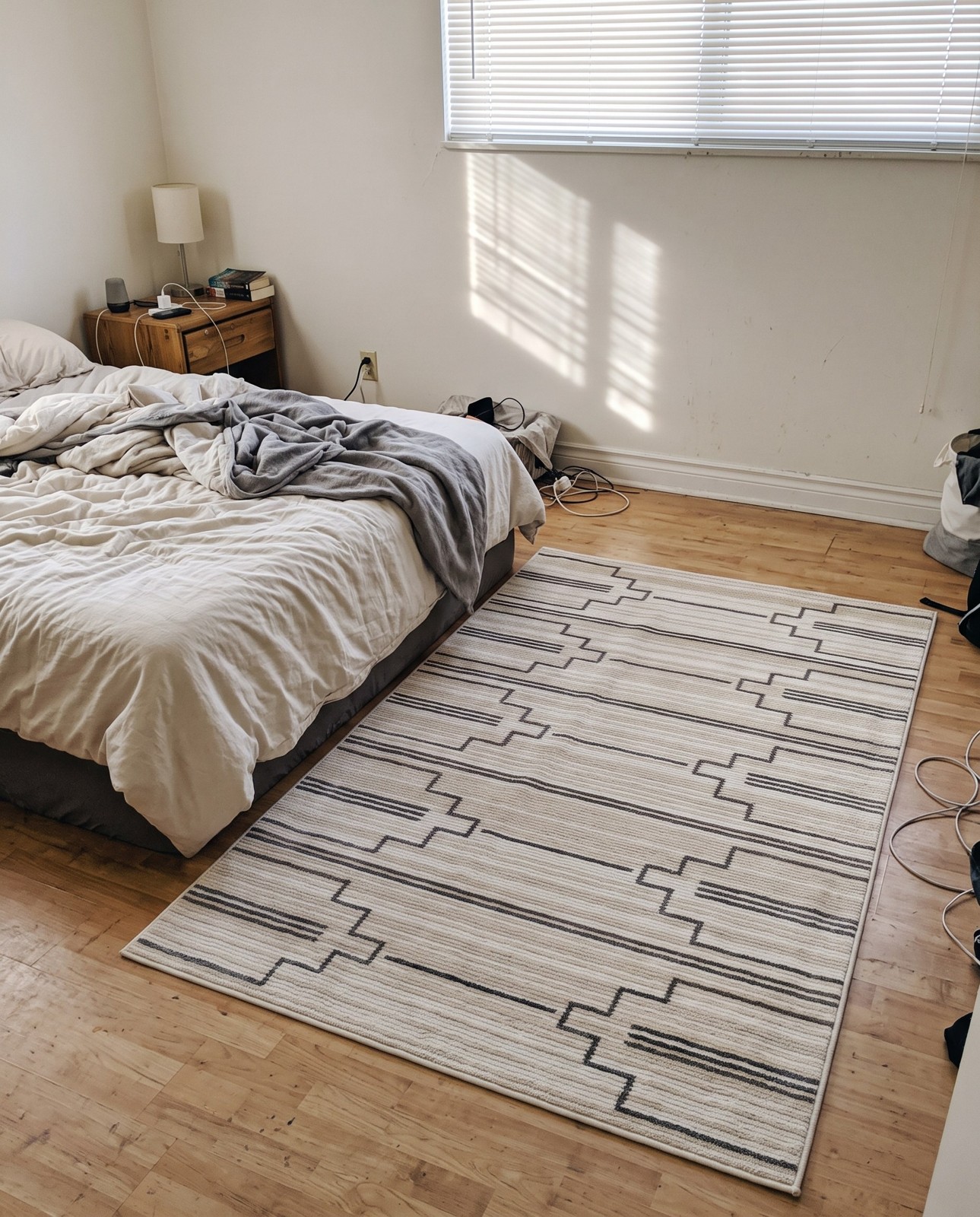 4' x 6' Twinbrook · Geometric rug, ivory