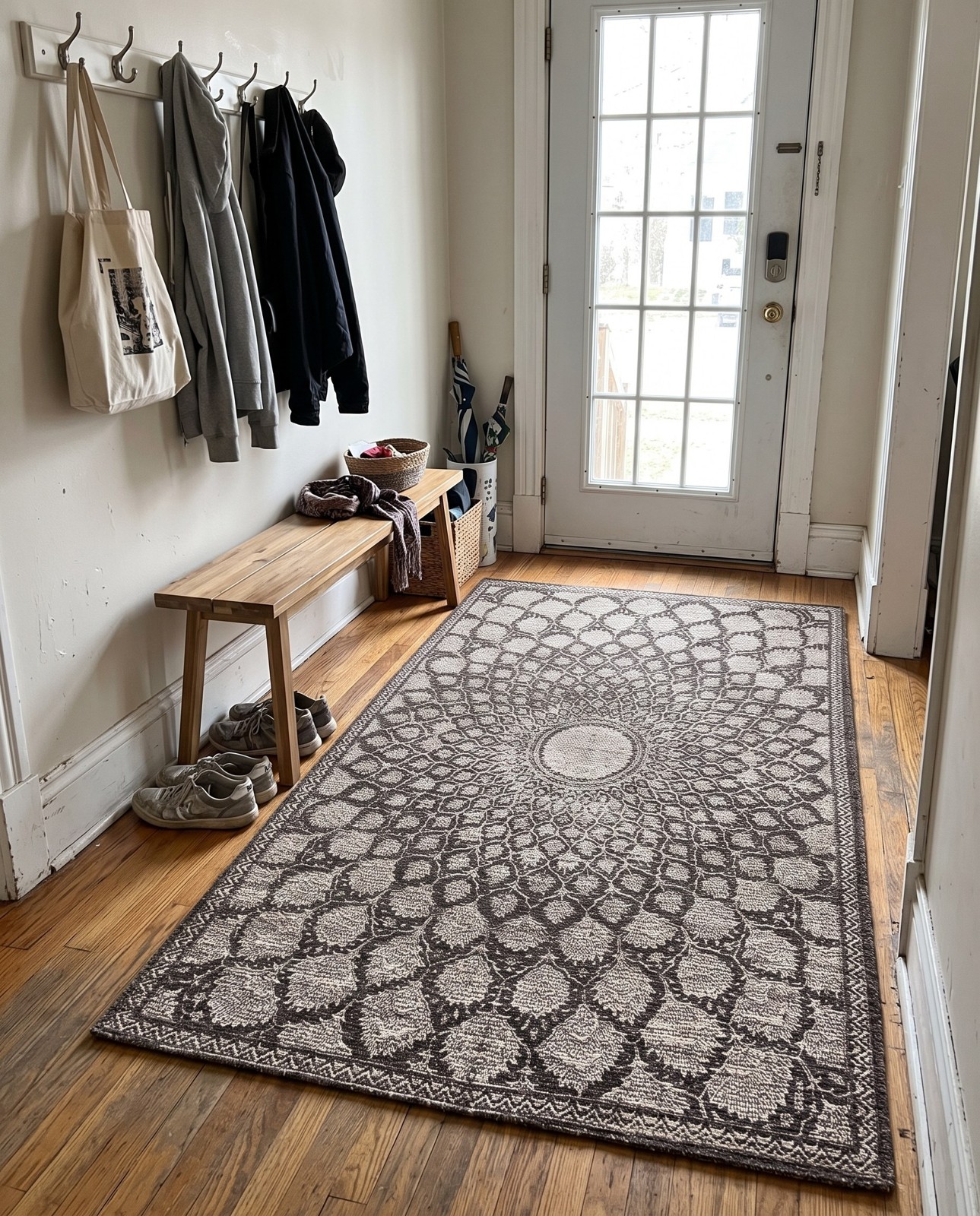 2' x 3' 1 Harriet · Medallion rug, charcoal and ivory