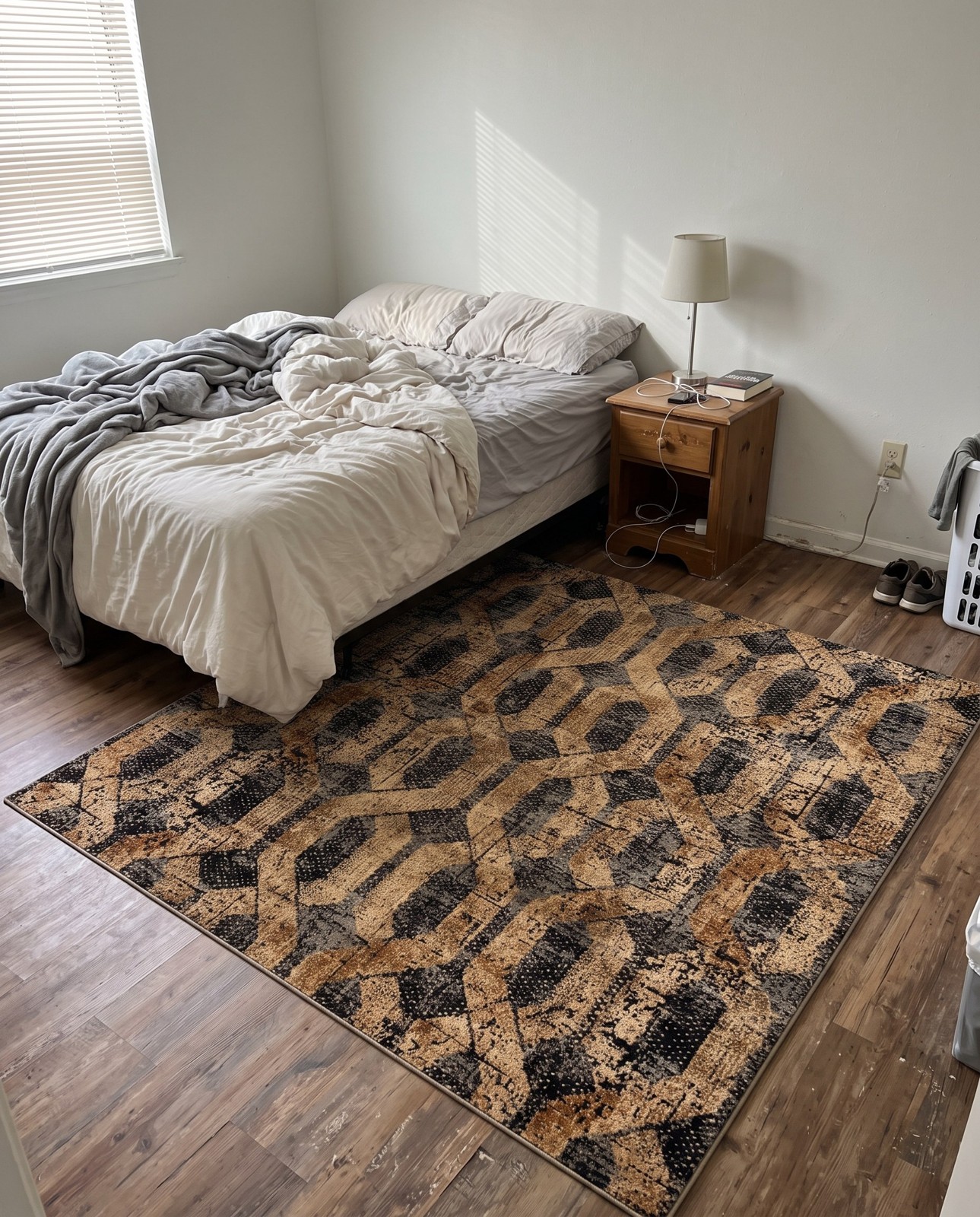 6' x 9' Acadia · Geometric rug, blue