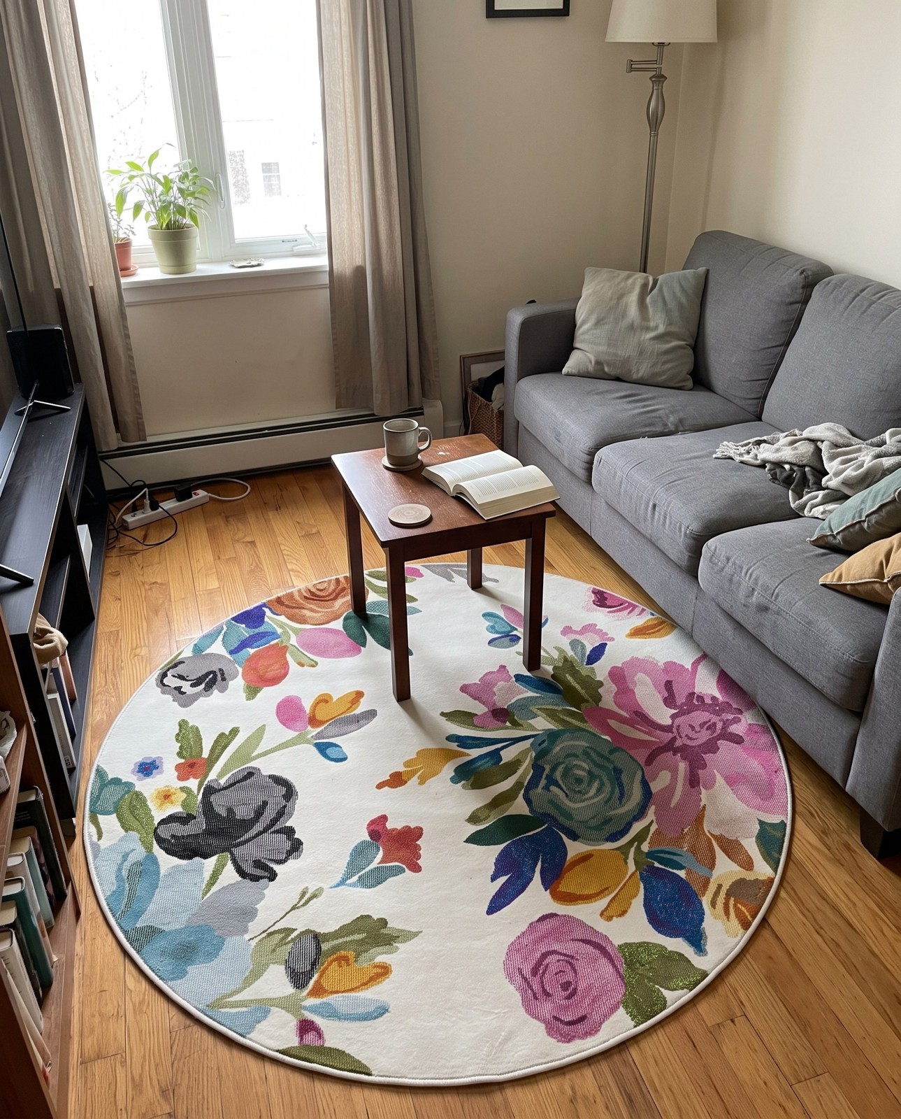 3' 3 x 5' 3 Hastings · Floral / botanical rug, ivory