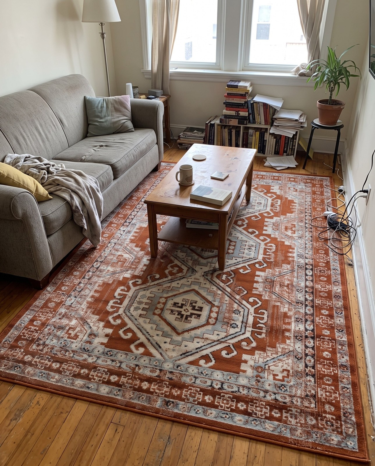 Detail image of 3' x 5' 3 Harmon · Border rug, terracota red
