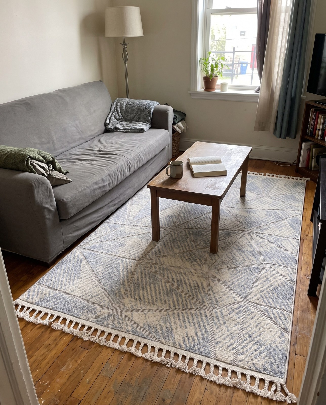 2' x 3' Skagway · Geometric rug, sandy beige