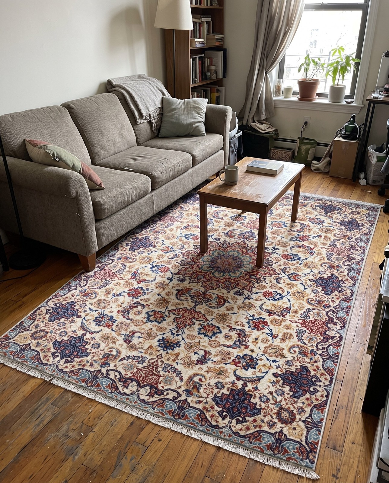 3' 11 x 5' 11 Judith · Border rug, beige