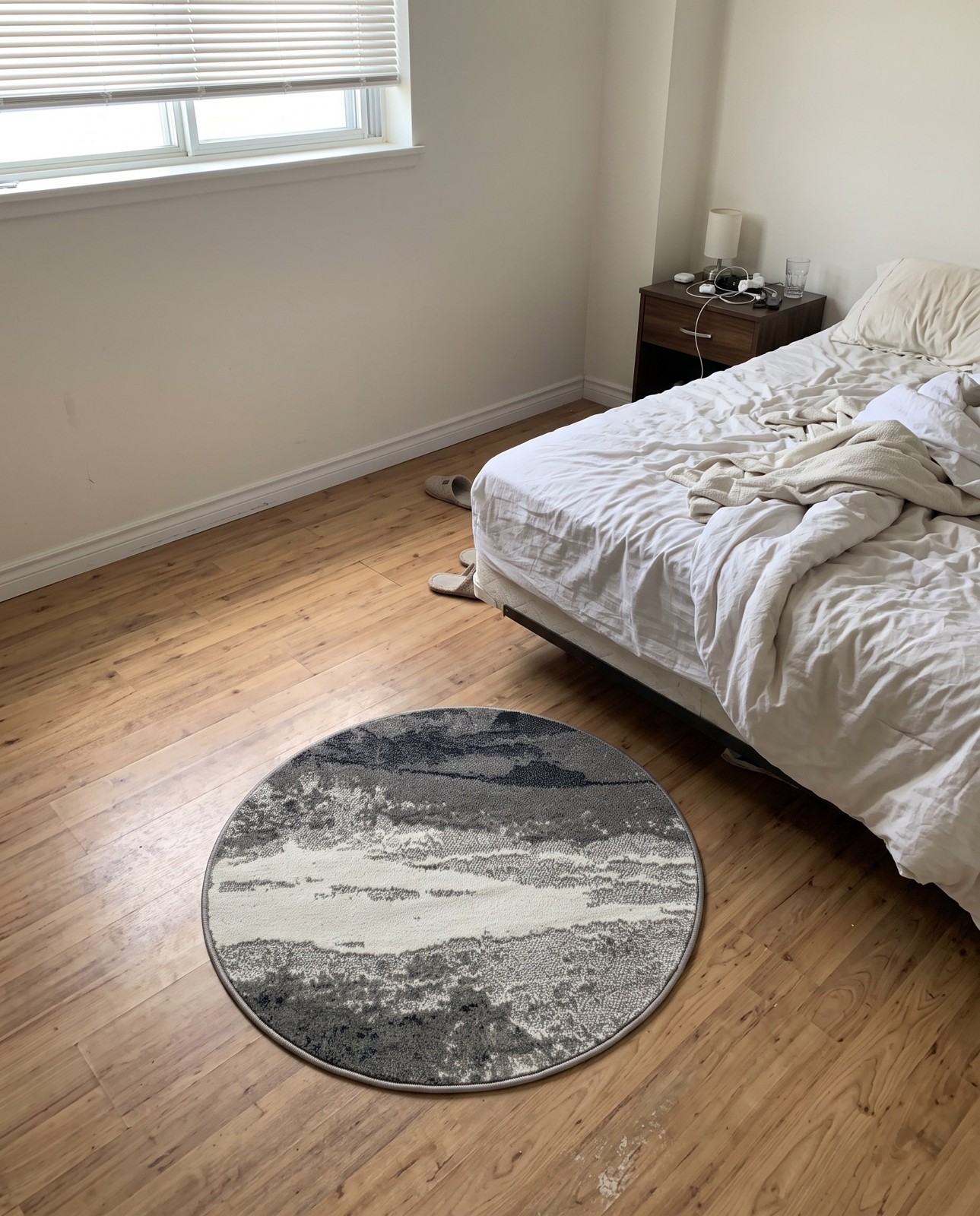 Detail image of 7' x 10' Satterfield · Abstract rug, black