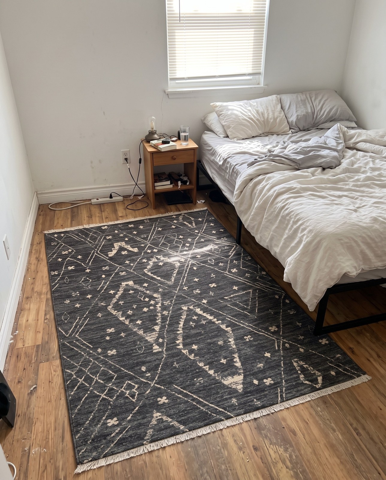 4' x 6' 3 Ashford · Diamond rug, blue