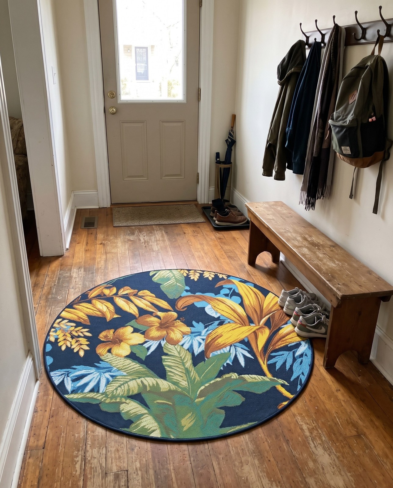 4' x 4' Lomax · Tropical leaves Outdoor Rug, navy and gold