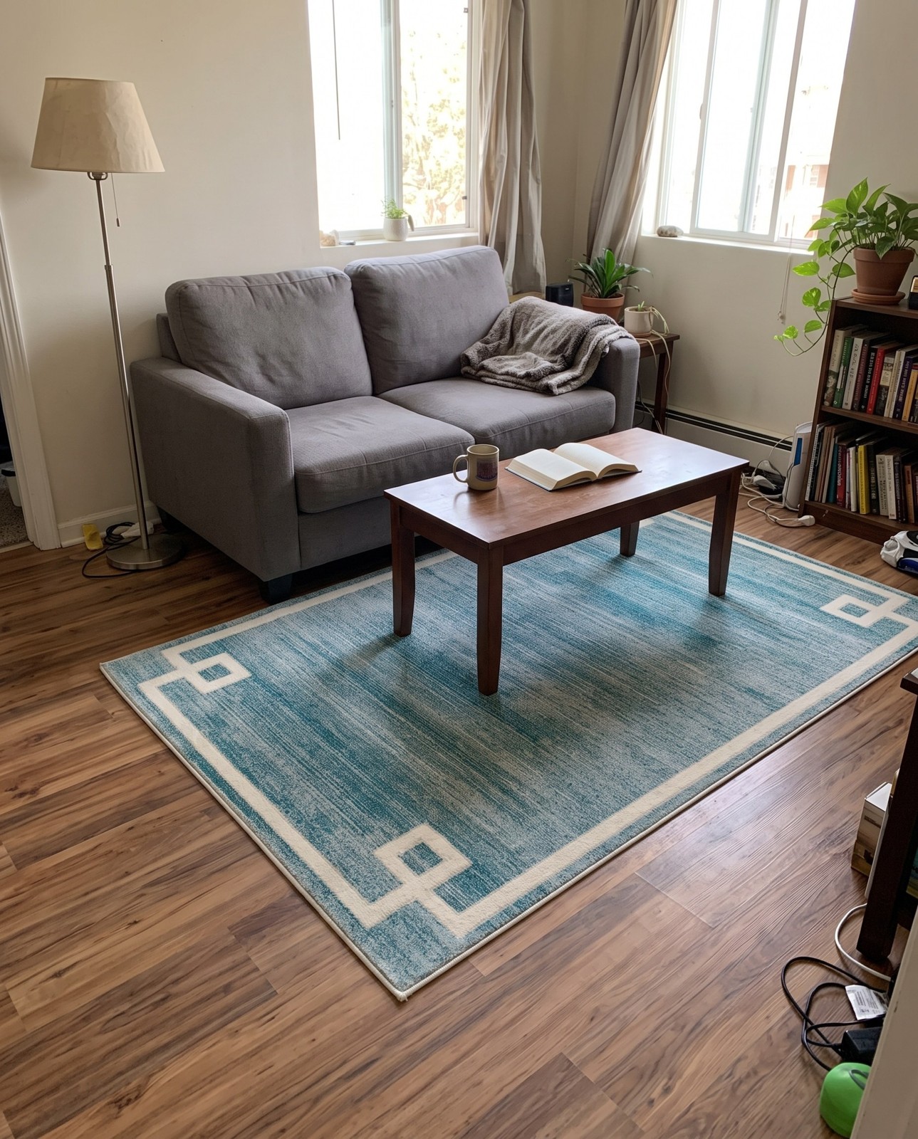 Detail image of 4' x 6' Coldwater · Border rug