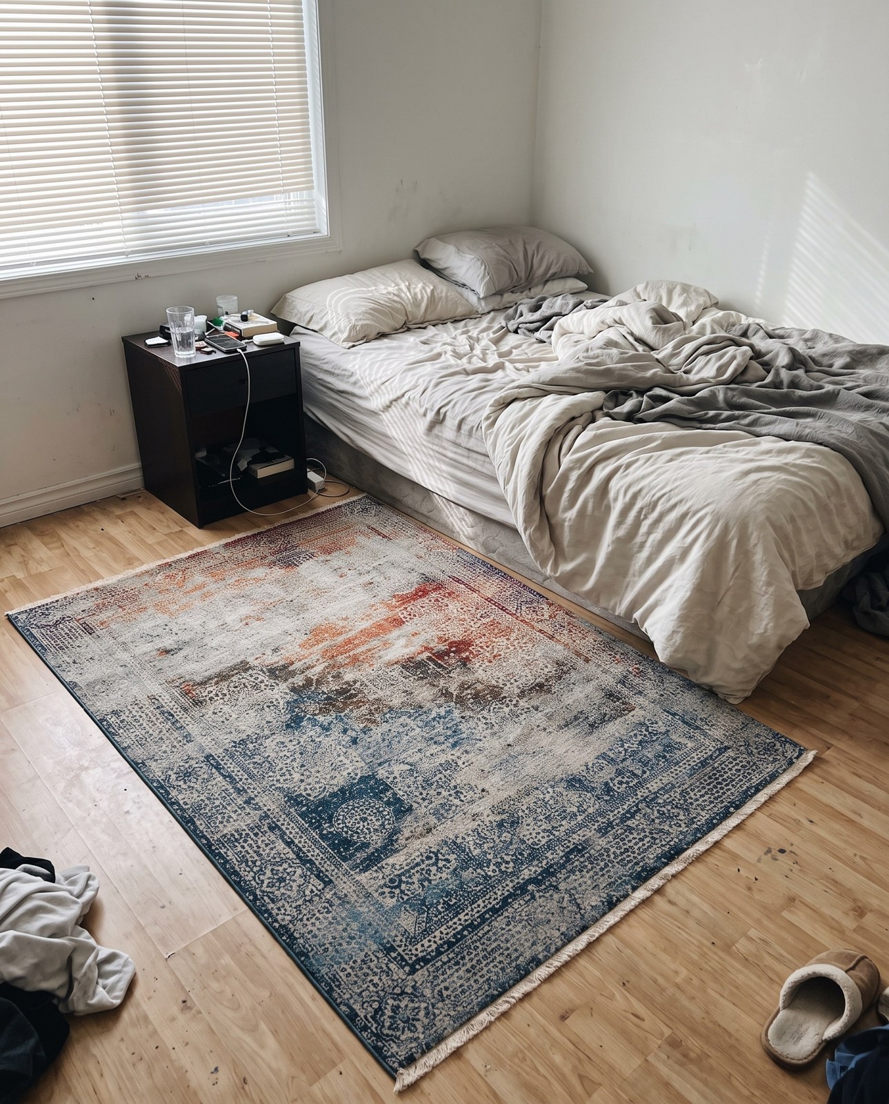 4' 3 x 6' Colfax · Border rug, multicolor