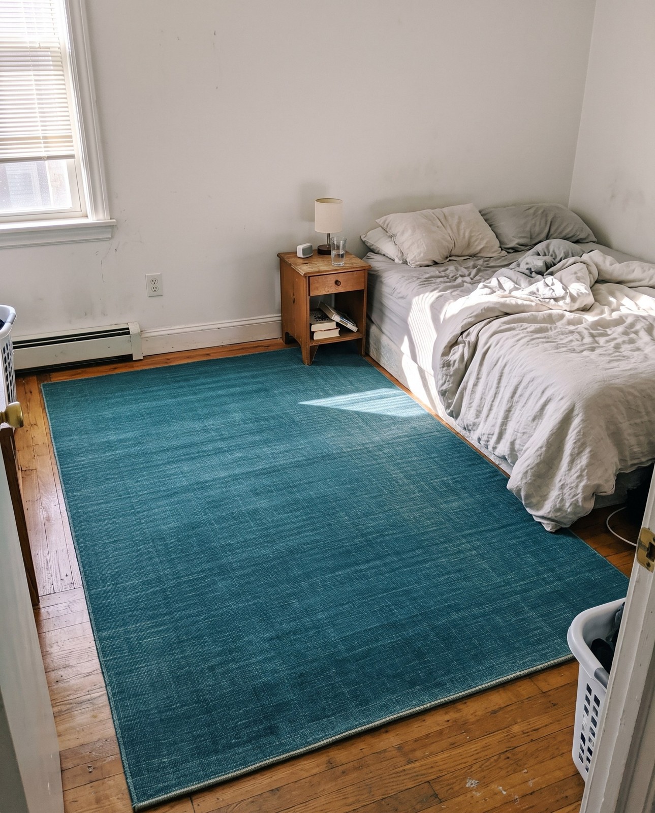 7' x 10' Jameson · Solid rug