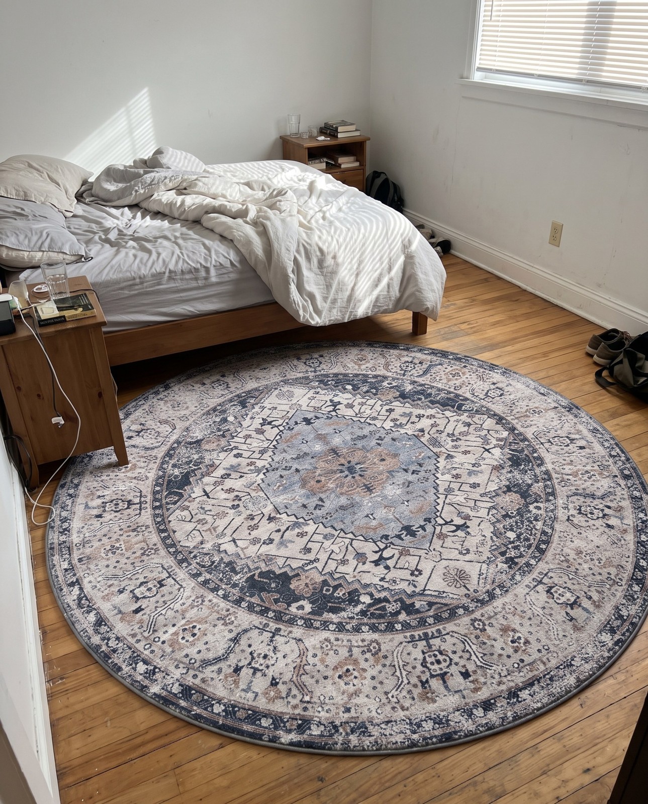 Detail image of 9' x 12' Trillium · Medallion rug, charcoal and light blue