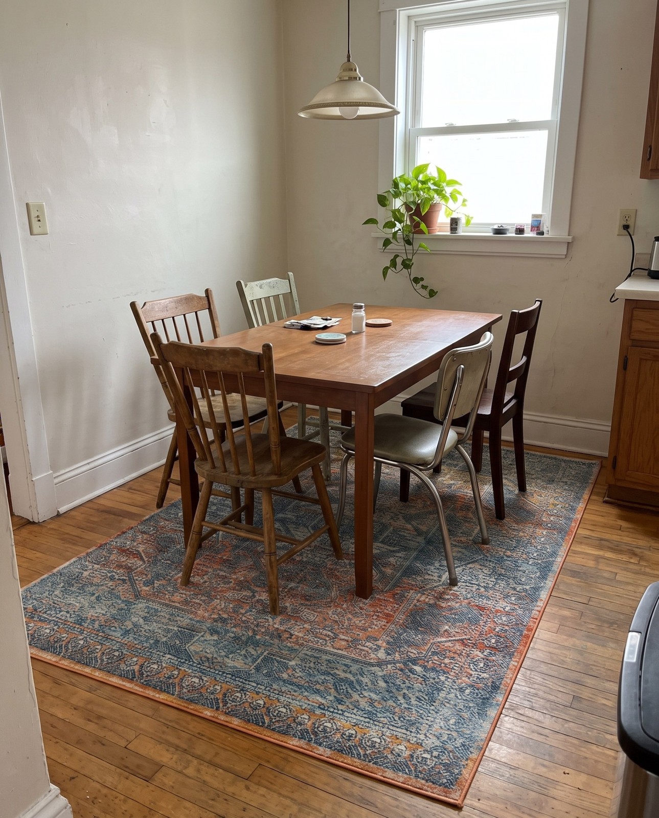 2' x 3' Severs · Border rug, multi