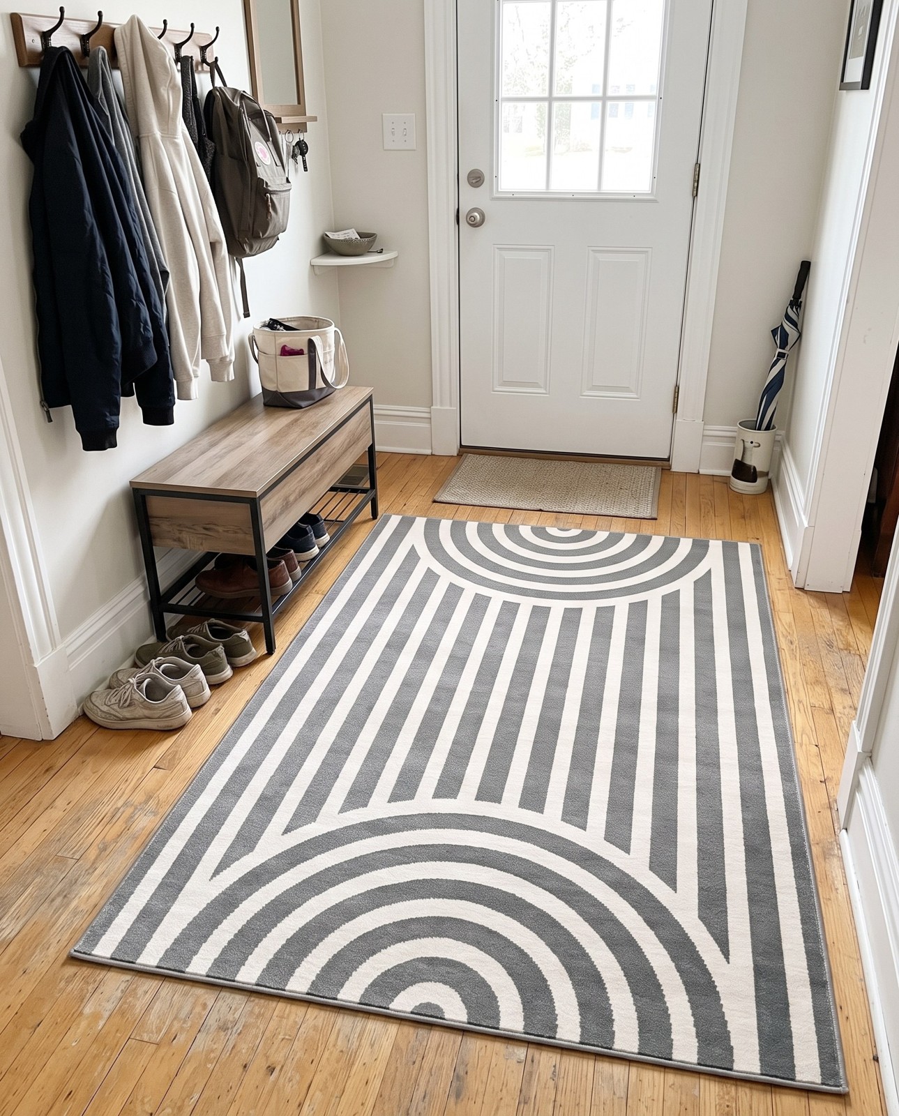 2' x 3' Nye · Geometric rug, silver gray
