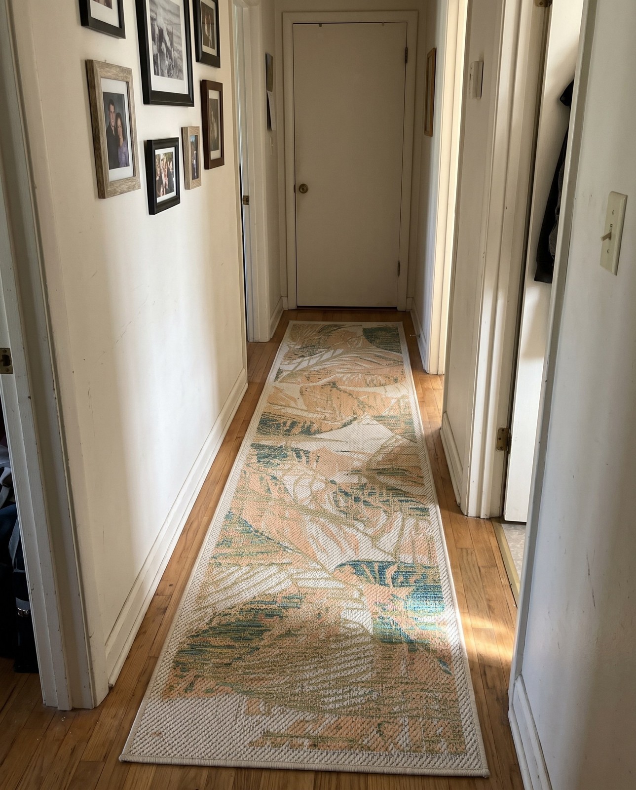 Detail image of 2' x 4' Bayless · Tropical leaves Outdoor Rug, beige and olive