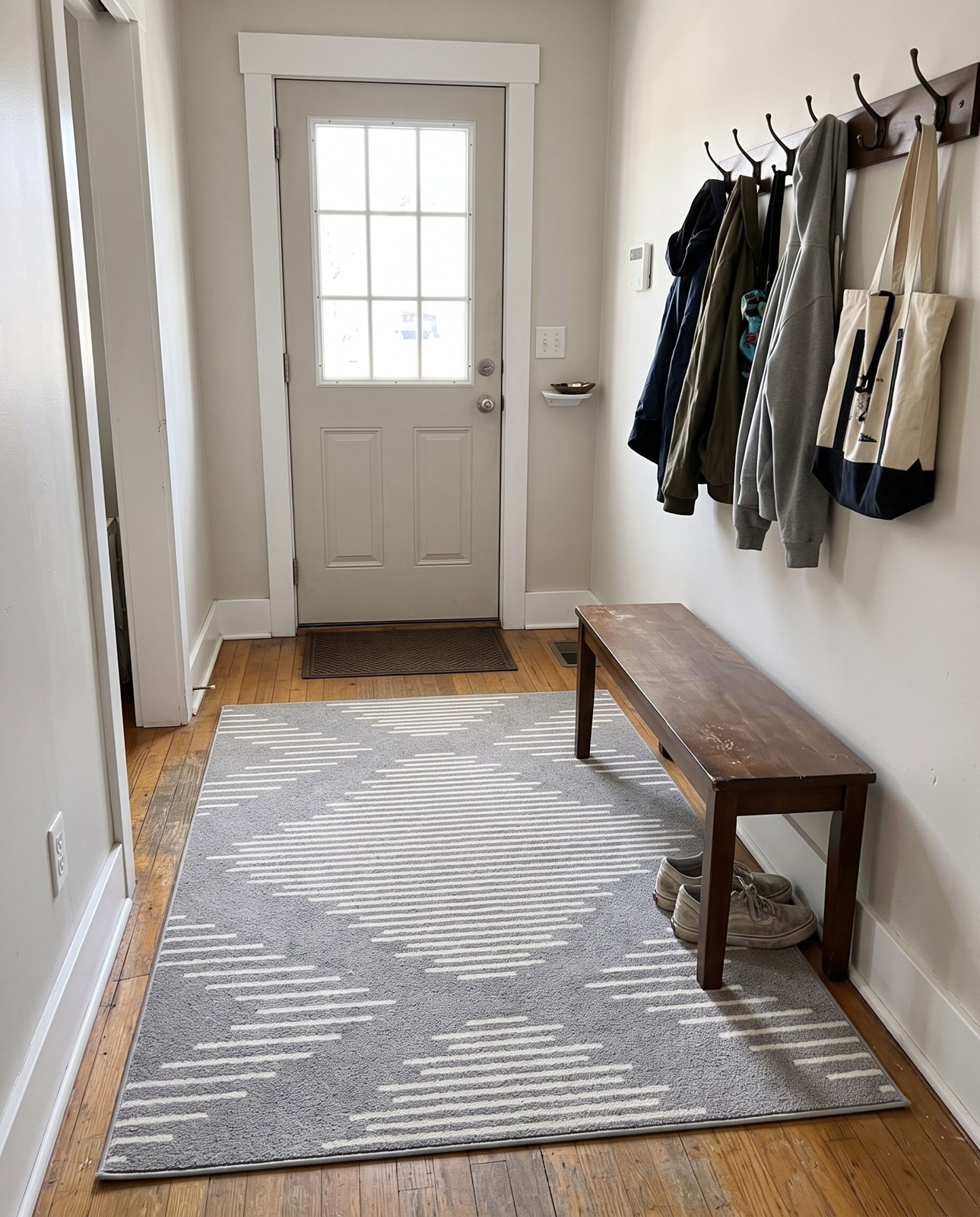 Detail image of 2' x 3' Knox · Geometric diamond rug, gray and ivory