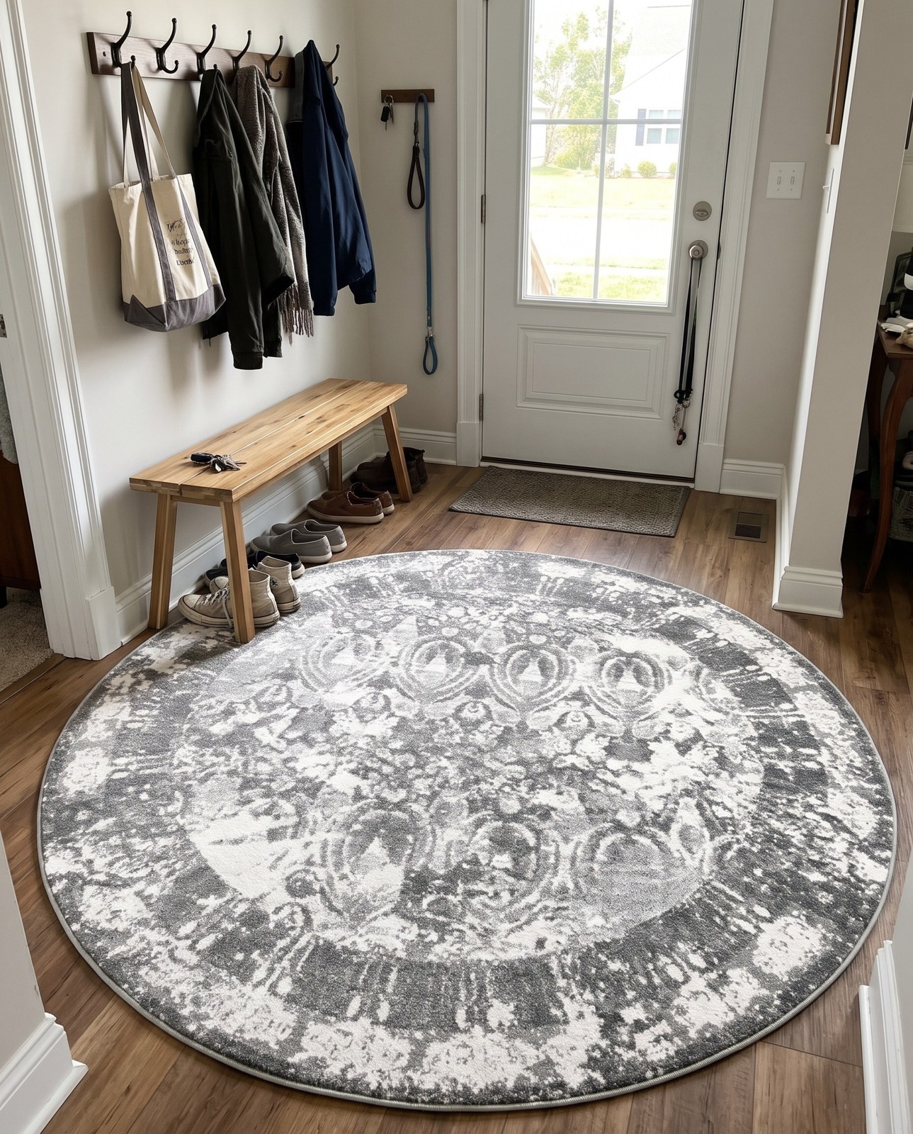 7' 10 x 7' 10 Pike · Distressed medallion rug, gray and ivory