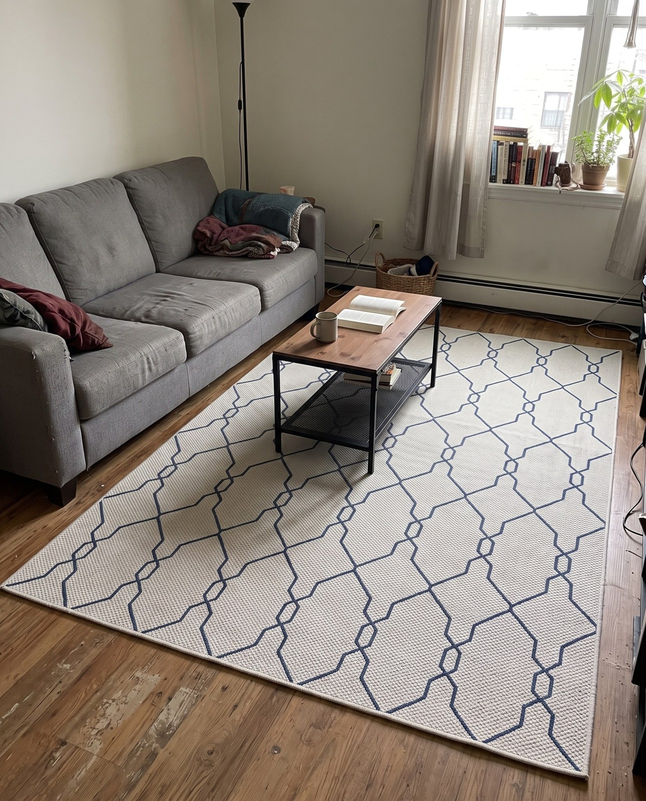 Detail image of 6' x 9' Bronson · Geometric Outdoor Rug, ivory