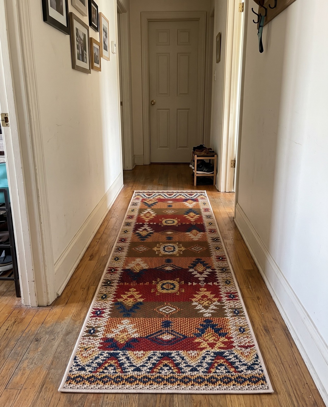 Detail image of 2' 7 x 10' Wilcox · Border Outdoor Rug, rust red